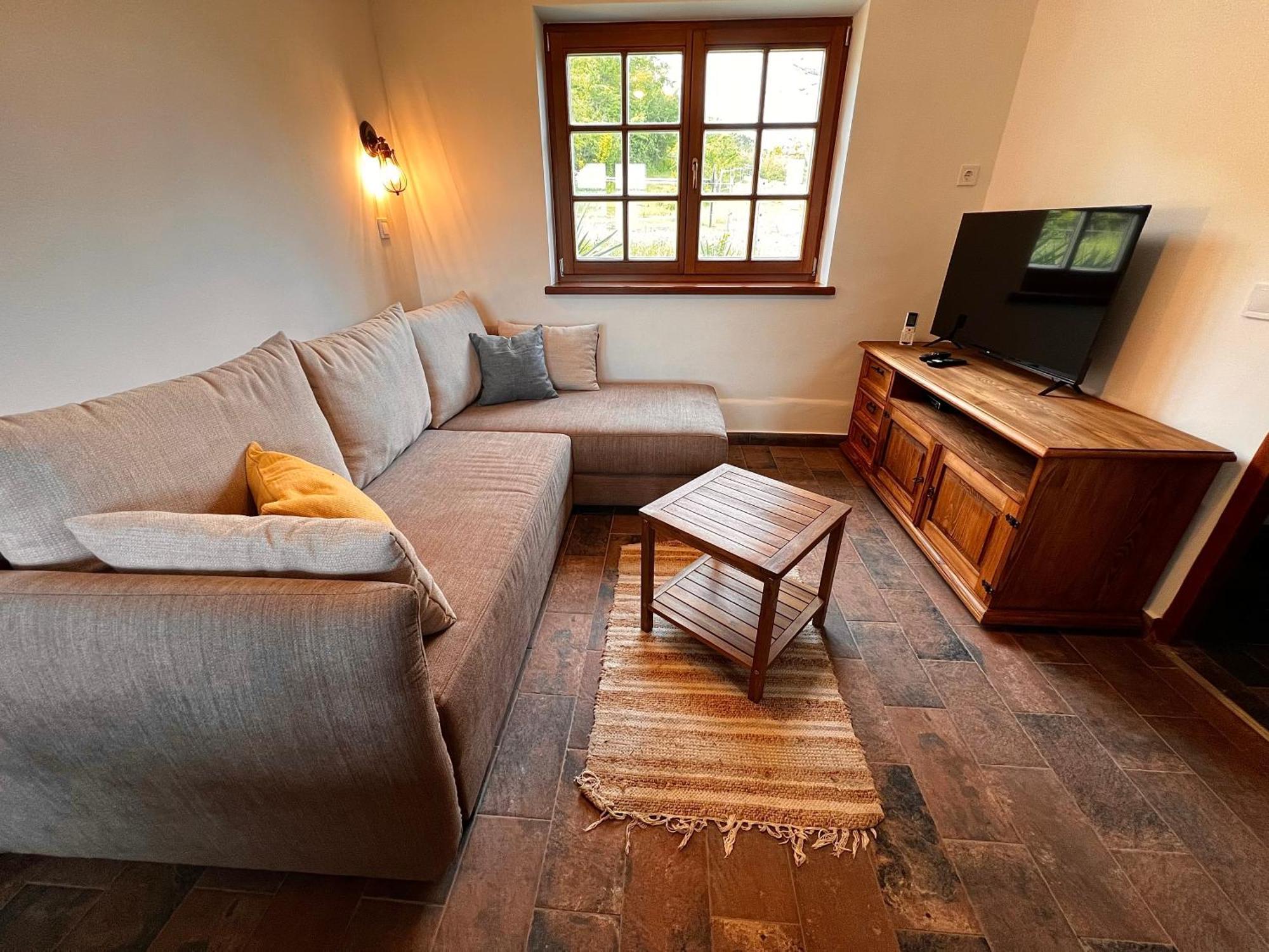 Pilisi Lovas Major, Dorog Bed and Breakfast Buitenkant foto