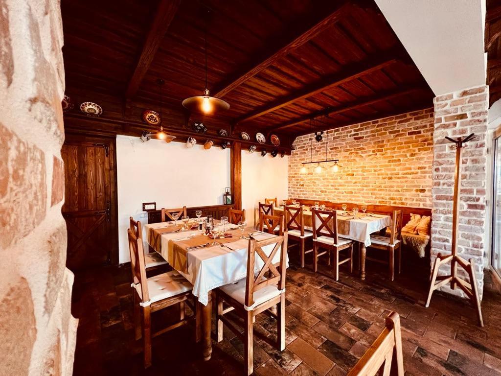 Pilisi Lovas Major, Dorog Bed and Breakfast Buitenkant foto