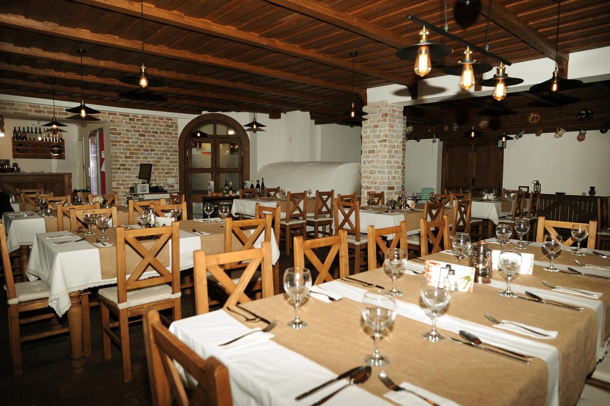 Pilisi Lovas Major, Dorog Bed and Breakfast Buitenkant foto