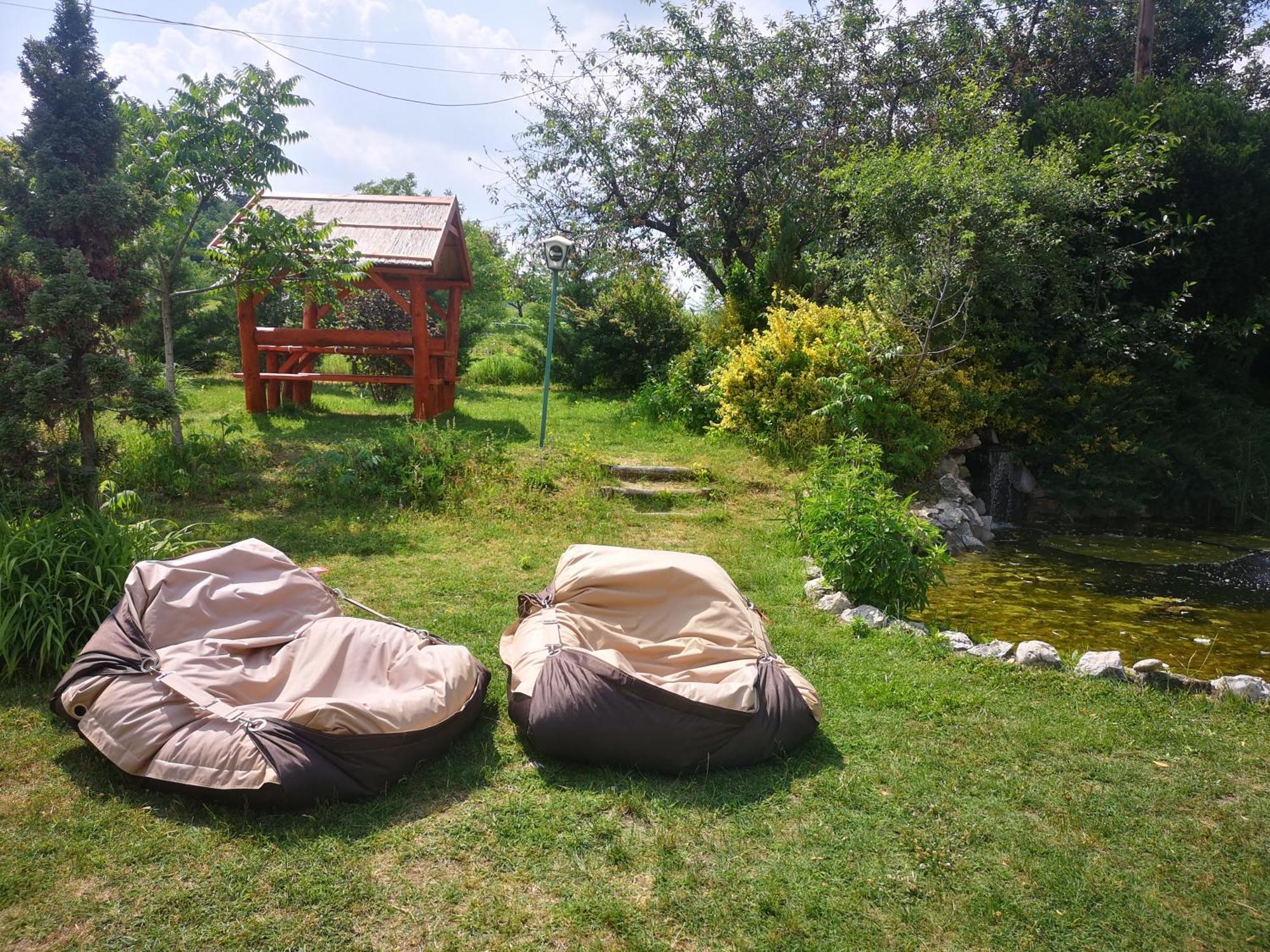 Pilisi Lovas Major, Dorog Bed and Breakfast Buitenkant foto